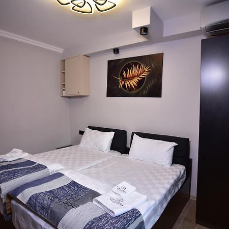 La Casa Hotel Yerevan Bagian luar foto