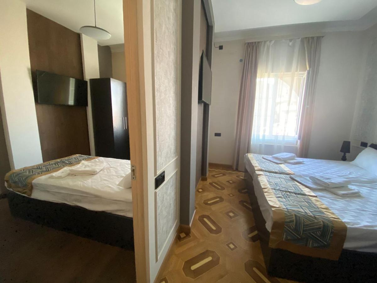 La Casa Hotel Yerevan Bagian luar foto
