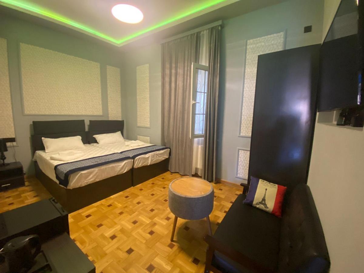 La Casa Hotel Yerevan Bagian luar foto