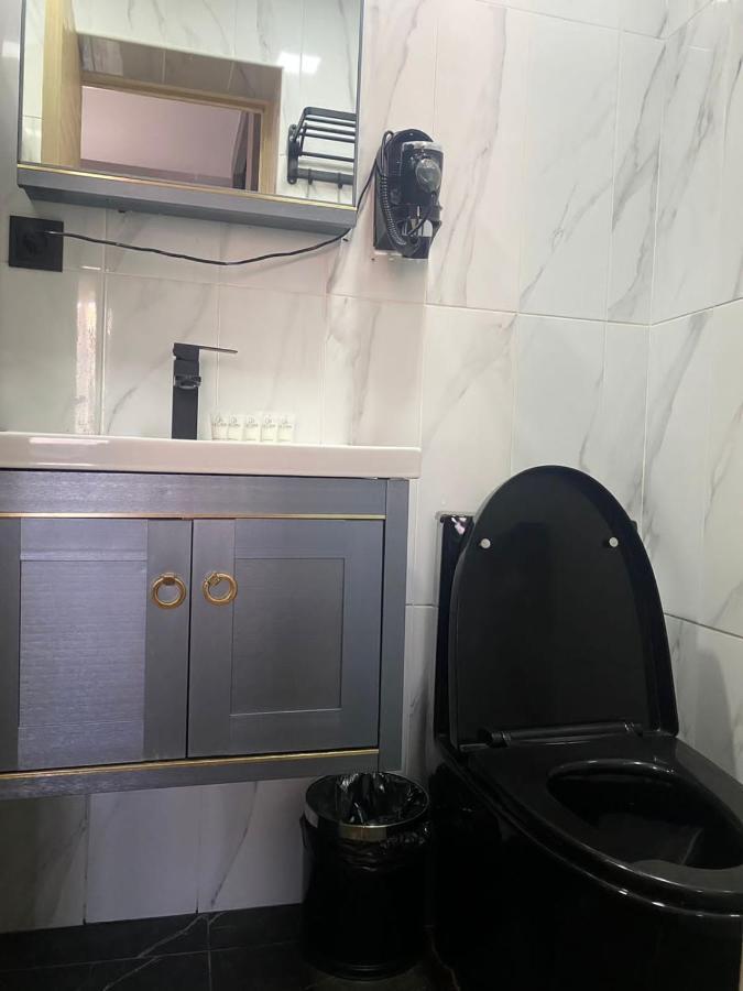 La Casa Hotel Yerevan Bagian luar foto