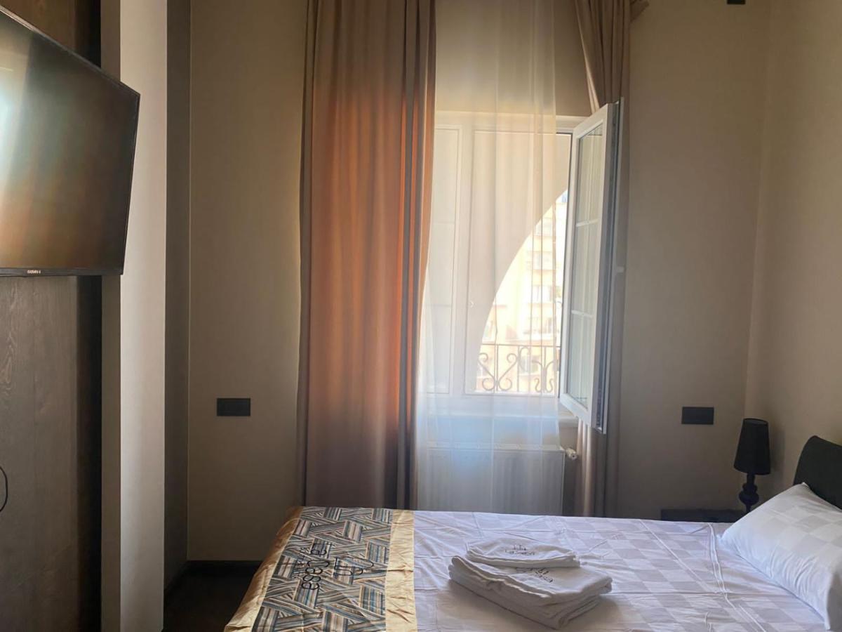La Casa Hotel Yerevan Bagian luar foto