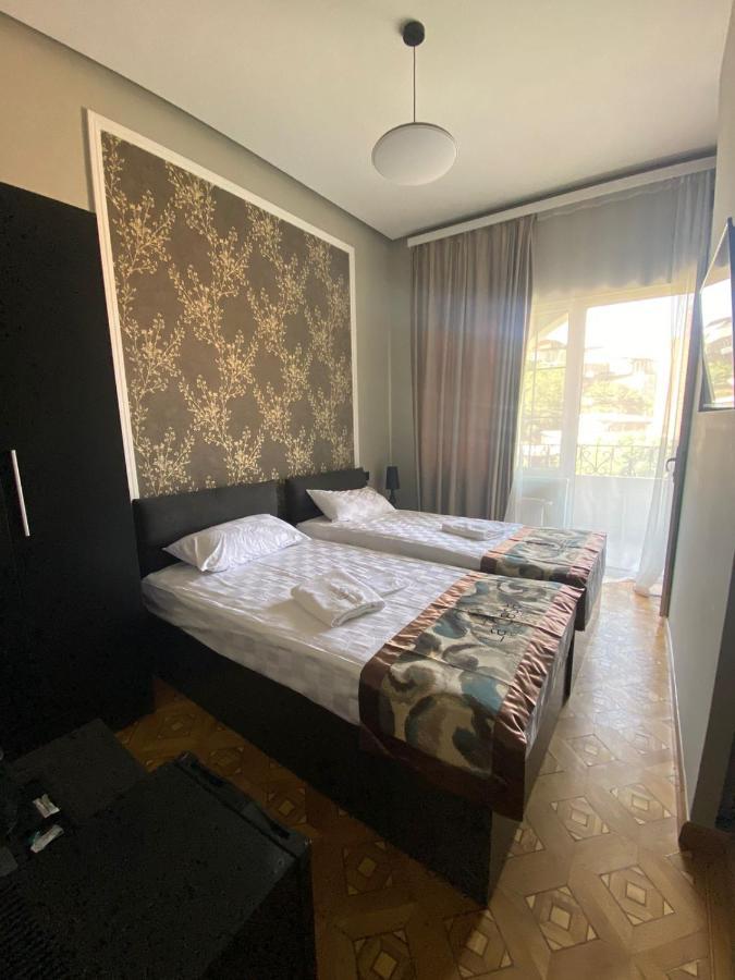 La Casa Hotel Yerevan Bagian luar foto