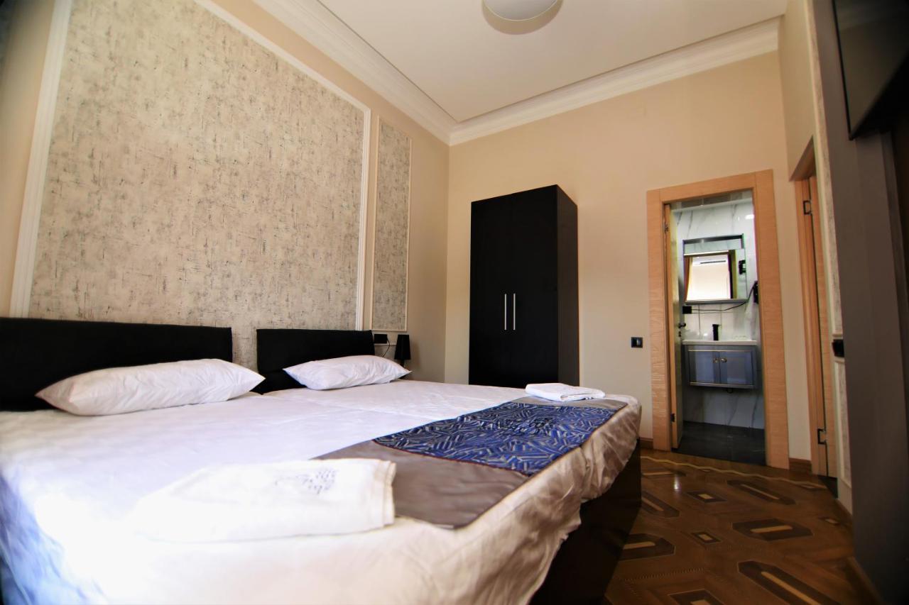 La Casa Hotel Yerevan Bagian luar foto