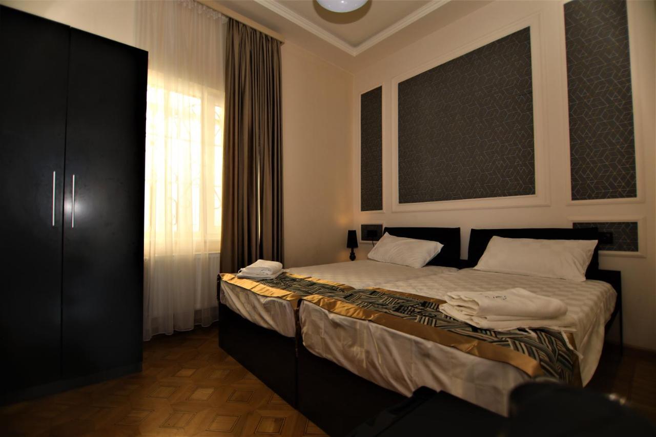 La Casa Hotel Yerevan Bagian luar foto