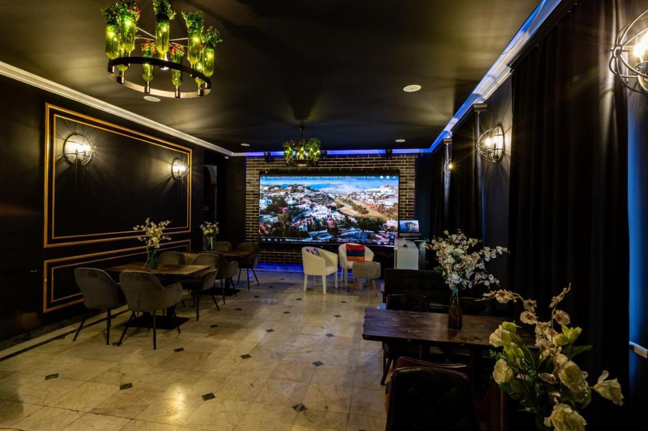 La Casa Hotel Yerevan Bagian luar foto