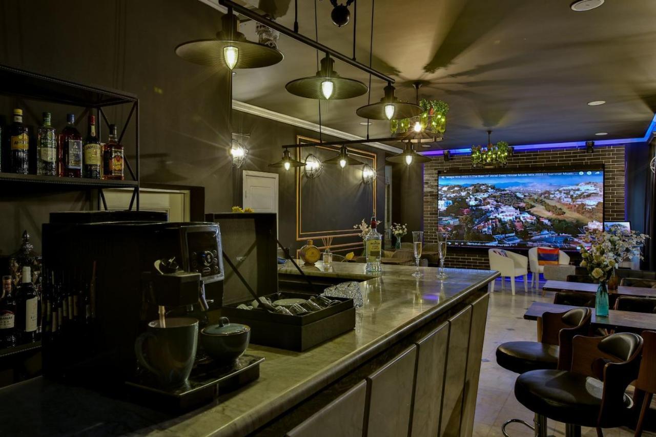 La Casa Hotel Yerevan Bagian luar foto